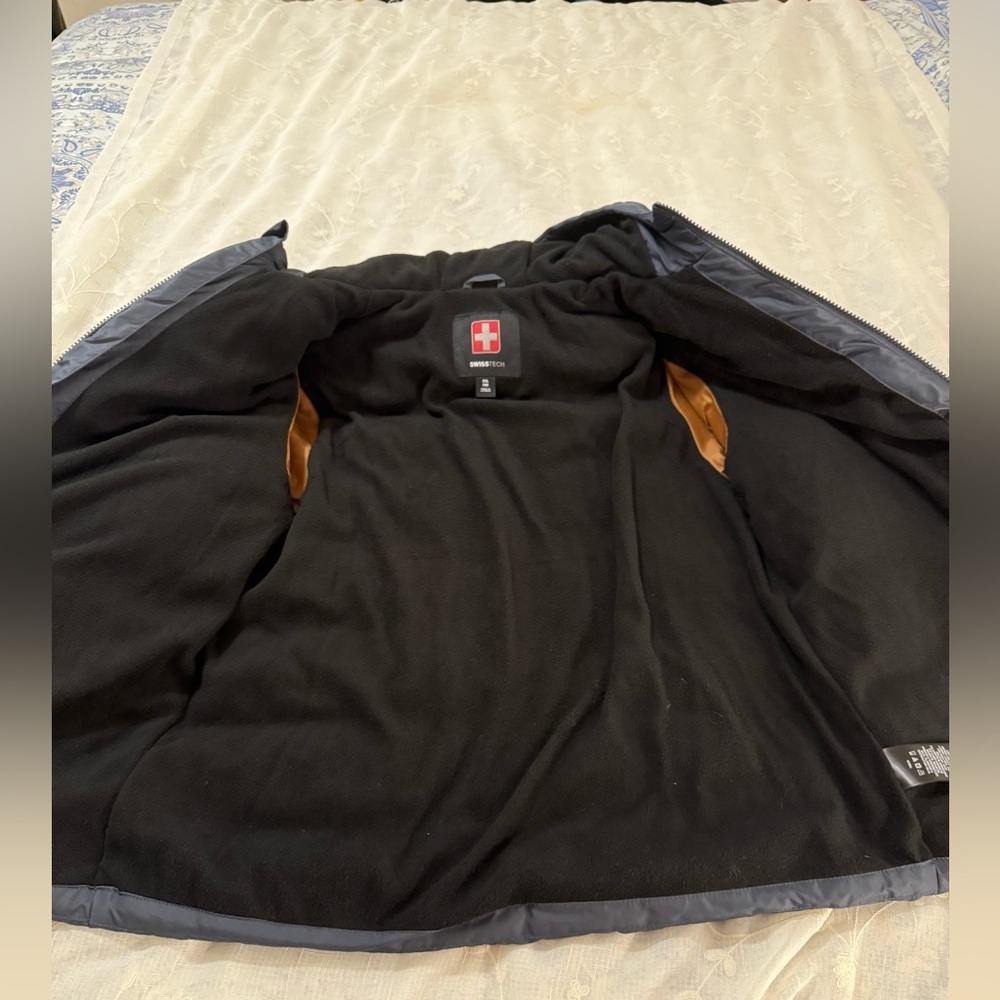 Swiss Tech Youth boy’s Two-Tone Puffer Jacket in Navy & Mustard , Sz 18 , NWT! - Picture 5 of 10